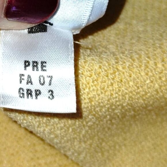 St. John Womens Top Sz Small Buttercup Yellow Tank Scoop Knit Royalty Classicore - Picture 10 of 10